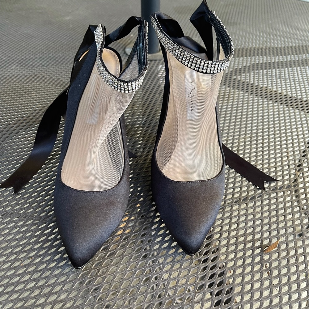 Black heels - Picture 5 of 8